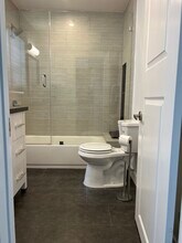 21523 Dumetz Rd in Woodland Hills, CA - Building Photo - Building Photo