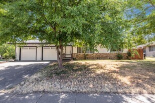 1134 Agatha Way in Sacramento, CA - Building Photo
