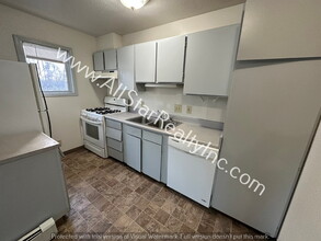 1559 Karluk St in Anchorage, AK - Building Photo - Building Photo