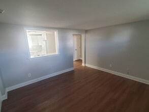 433 B Sea St, Unit 2 in Quincy, MA - Building Photo - Building Photo