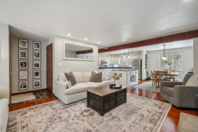 property at 207 Chapel Ridge Dr