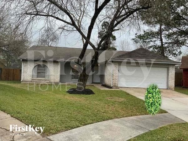 property at 9819 Kiwi Ln