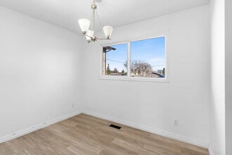 236 Avenue S North in Saskatoon, SK - Building Photo - Building Photo