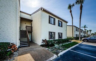 722 116th Ave N, Unit 2002 in St. Petersburg, FL - Building Photo
