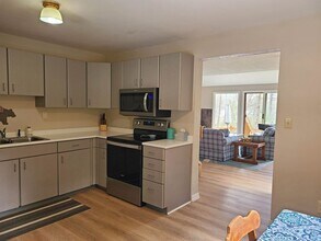 51 Acorn Ln in Moultonborough, NH - Building Photo - Building Photo