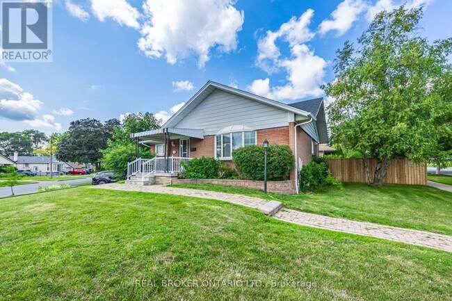 property at 18 Shropshire Dr