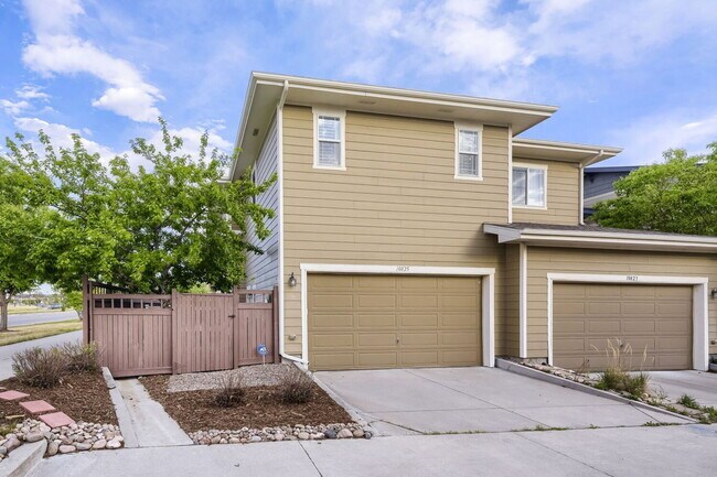 10825 E 28th Pl in Denver, CO - Building Photo - Building Photo