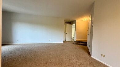 1501 Raymond Dr in Naperville, IL - Building Photo - Building Photo