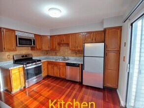 3305 Stonehedge Rd in Edison, NJ - Building Photo - Building Photo