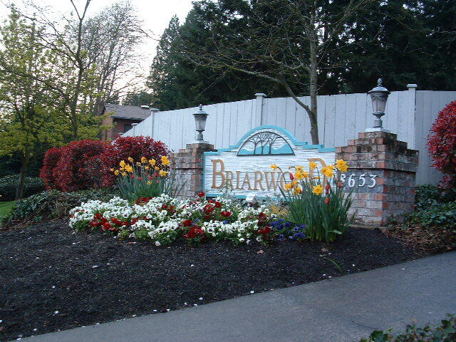 property at 8653 Avondale Rd NE