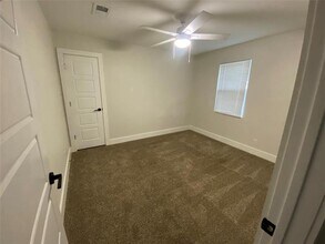 2307 Lea Crest Dr in Dallas, TX - Building Photo - Building Photo