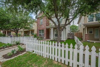 14443 Summer Garden Dr in Houston, TX - Building Photo - Building Photo