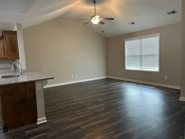 610 Constitution Dr in Sumter, SC - Building Photo - Building Photo