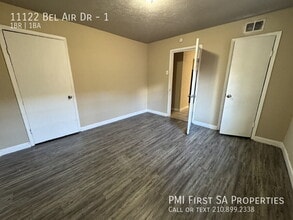 11122 Belair Dr in San Antonio, TX - Building Photo - Building Photo