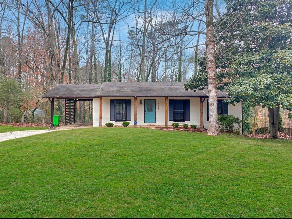 5282 Maple Valley Rd SW in Mableton, GA - Building Photo