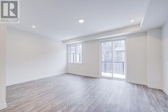 21 Mermot Ln in Markham, ON - Building Photo - Building Photo