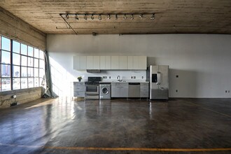 1855 Industrial St, Unit 711 in Los Angeles, CA - Building Photo - Building Photo