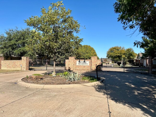 412 Tinker Trail in Burleson, TX - Building Photo - Building Photo