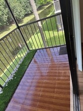 341 Lakeview Dr in Weston, FL - Building Photo - Building Photo