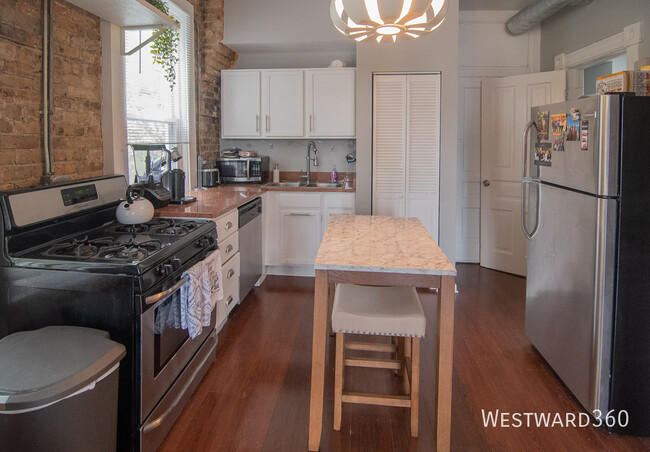 1475 W Huron St in Chicago, IL - Building Photo - Building Photo