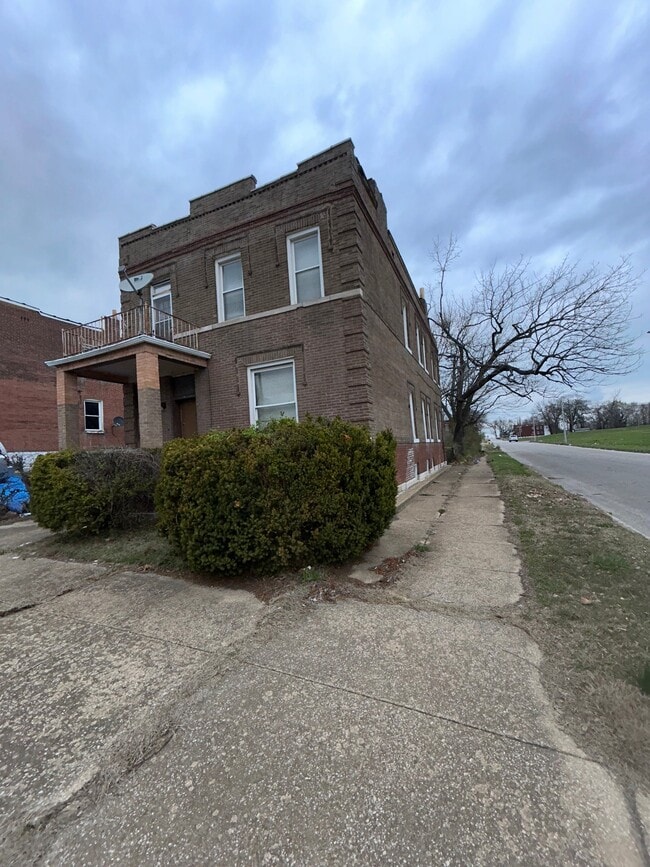 5601 Lotus Ave in St. Louis, MO - Foto de edificio - Building Photo