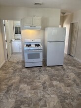 15 Pilling St, Unit Unit 2 in Haverhill, MA - Building Photo - Building Photo