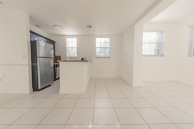 536 NE 62nd St in Miami, FL - Foto de edificio - Building Photo