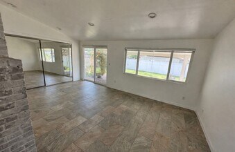 558 E Princeton St in Ontario, CA - Building Photo - Building Photo