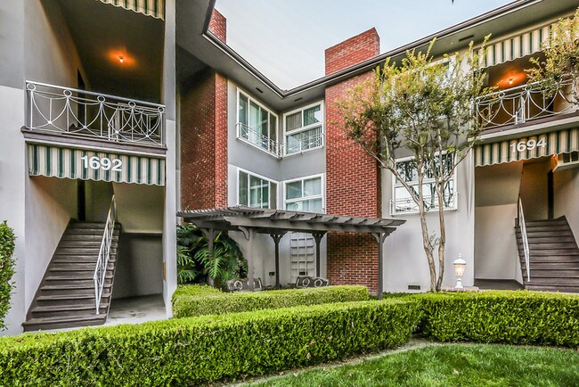 Crepe Myrtle Apartments in South Pasadena, CA - Building Photo - Building Photo