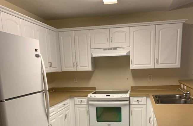 2103 Andalusia Blvd in Cape Coral, FL - Building Photo - Building Photo