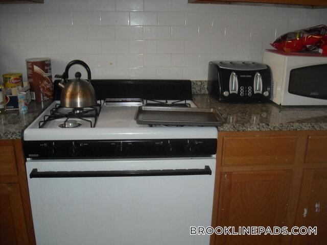785 Washington St in Brookline, MA - Building Photo - Building Photo