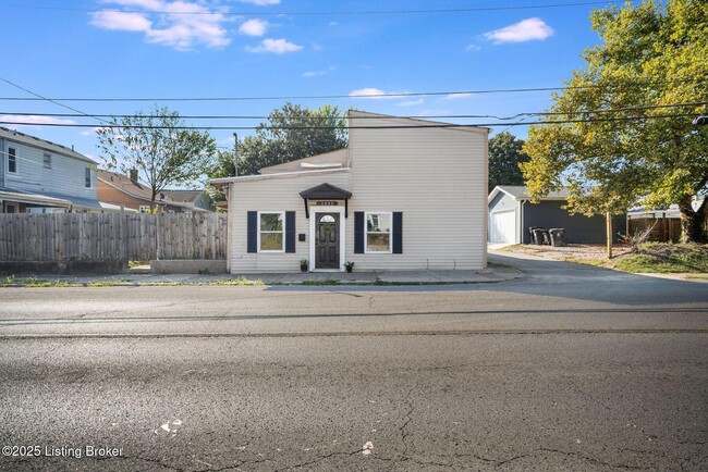 1112 E Oak St in Louisville, KY - Building Photo - Building Photo