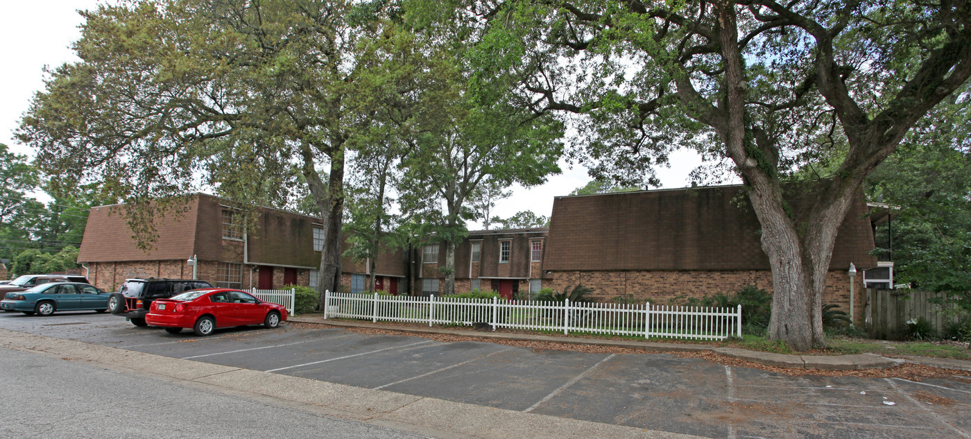 Tiffany Place in Pensacola, FL - Building Photo