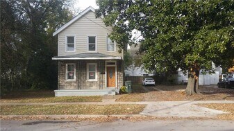 1408 W 42nd St in Norfolk, VA - Building Photo