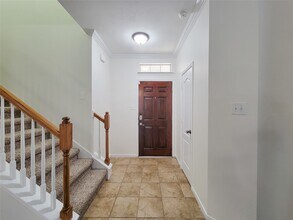 5311 Timber Ct Hollow in Houston, TX - Foto de edificio - Building Photo