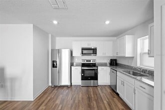 2078 Kentucky Rd in Sumterville, FL - Building Photo - Building Photo