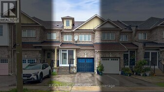 151 Amulet Crescent in Richmond Hill, ON - Building Photo