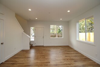 4762 SE 52nd Ave-Unit -4762 in Portland, OR - Foto de edificio - Building Photo
