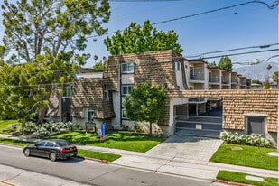 Park Broadway Apartments in San Gabriel, CA - Building Photo
