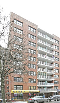 13324 Sanford Ave in Flushing, NY - Foto de edificio - Building Photo