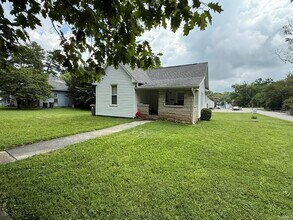 1102 N Woodburn Ave in Bloomington, IN - Building Photo - Building Photo