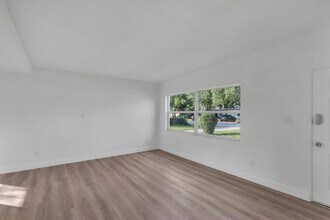 833 Pinedale Ave in Orlando, FL - Building Photo - Building Photo