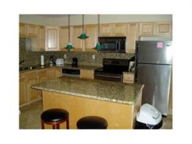 4051 NE 13th Ave, Unit 54-3 in Oakland Park, FL - Building Photo - Building Photo