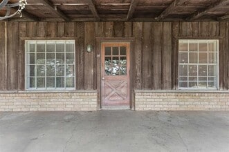 2530 East US Hwy 377 in Granbury, TX - Building Photo - Building Photo