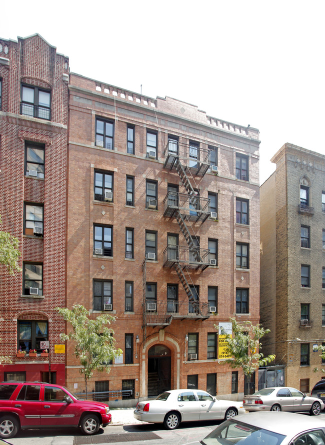 2432 Webb Ave in Bronx, NY - Foto de edificio - Building Photo