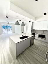 18631 NE 25th Pl, Unit 802 in Miami, FL - Building Photo - Building Photo