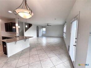 310 Creekview Way in New Braunfels, TX - Building Photo - Building Photo