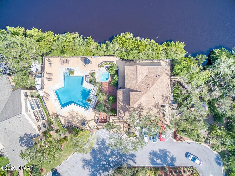 1401 S Palmetto Ave in Daytona Beach, FL - Foto de edificio