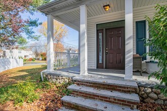 33 Dunbar St-Unit -33 in Canton, MA - Foto de edificio - Building Photo