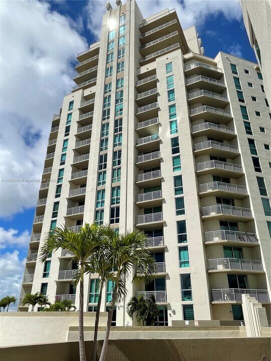 9066 SW 73rd Ct in Miami, FL - Building Photo
